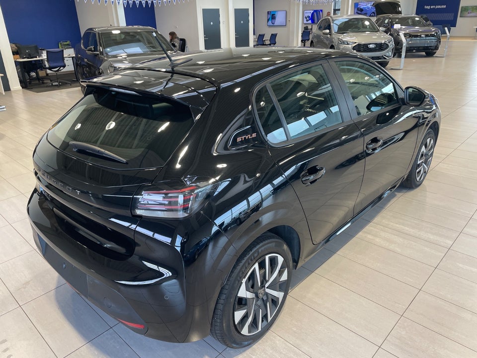 Peugeot e-208 50 Style 5d