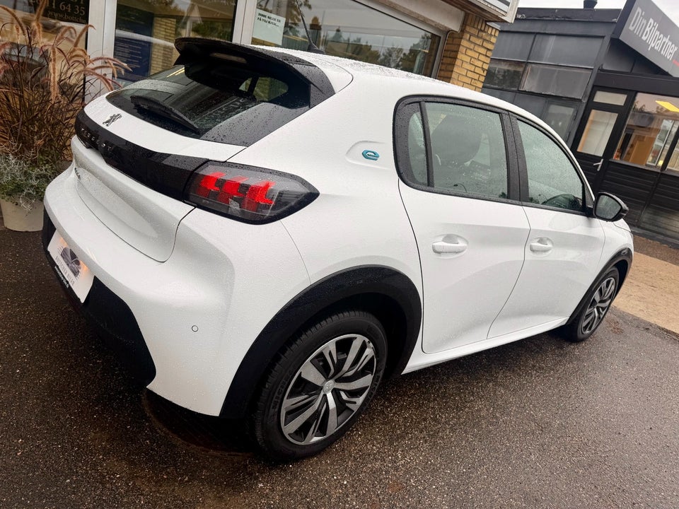 Peugeot e-208 50 Active 5d