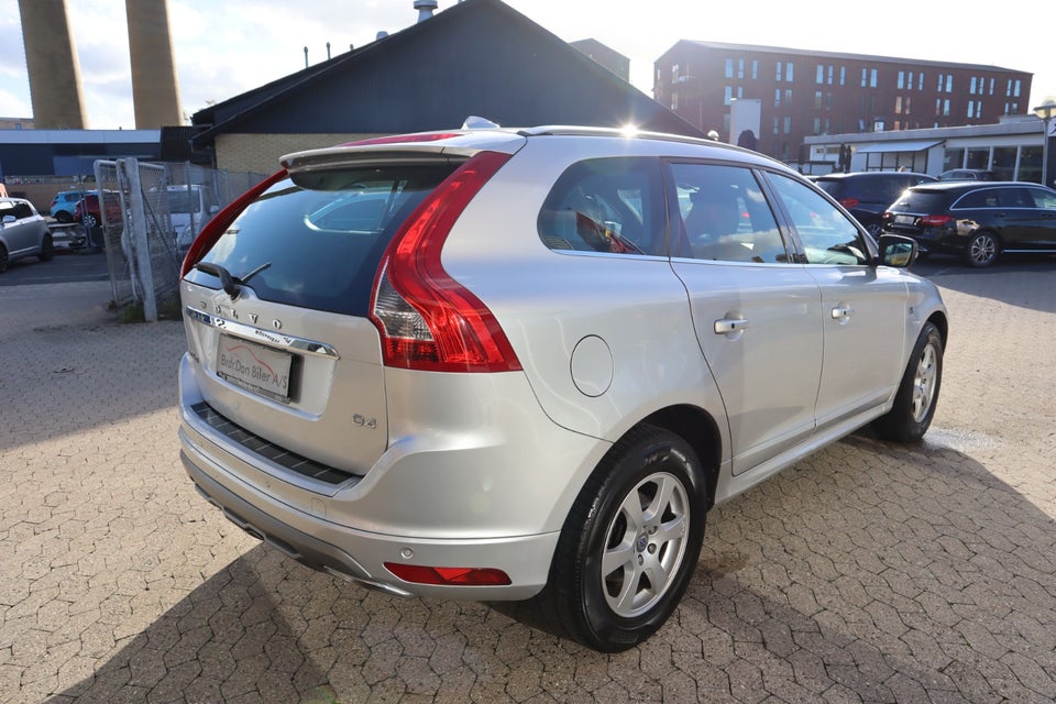 Volvo XC60 2,0 D4 181 Ocean Race aut. 5d