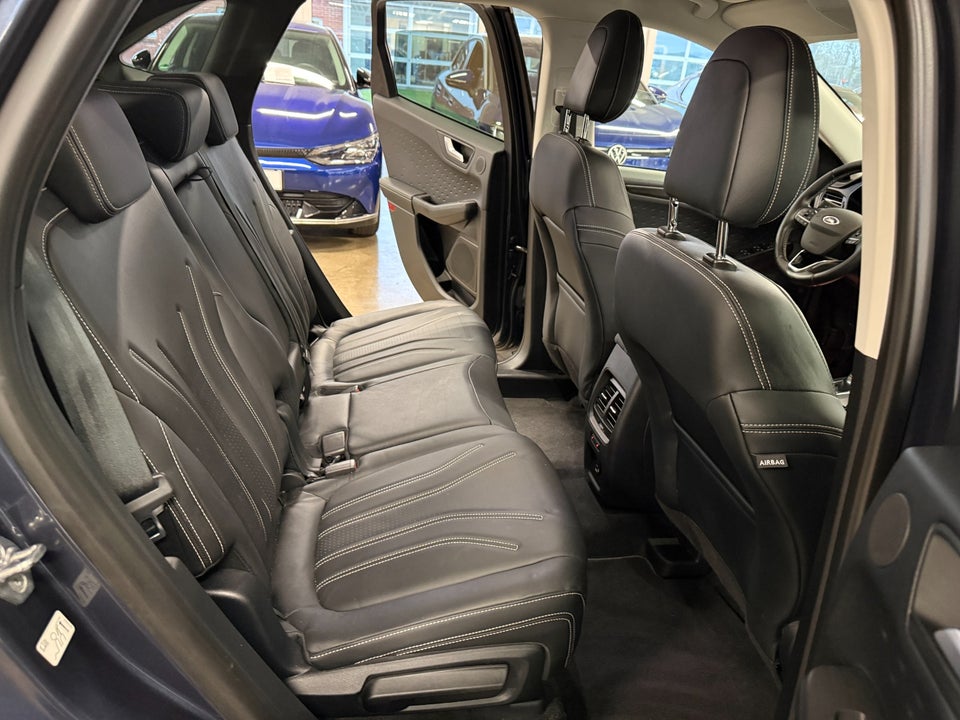 Ford Kuga 2,5 PHEV Vignale CVT 5d