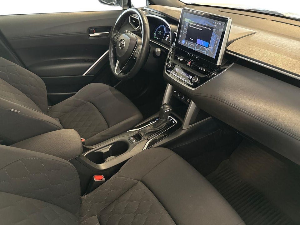 Toyota Corolla Cross 2,0 Hybrid Active CVT 5d