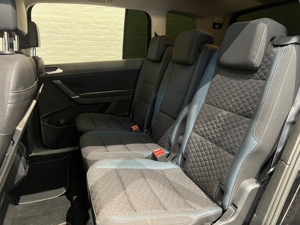 VW Touran 1,6 TDi 115 IQ.Drive DSG 7prs 5d