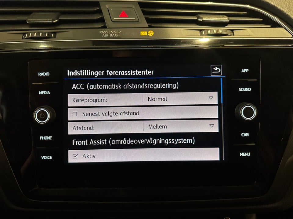 VW Touran 1,6 TDi 115 IQ.Drive DSG 7prs 5d