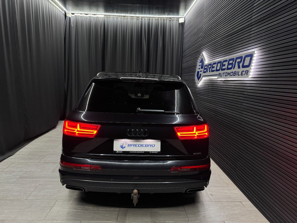 Audi Q7 3,0 TDi 272 S-line quattro Tiptr. 7prs 5d