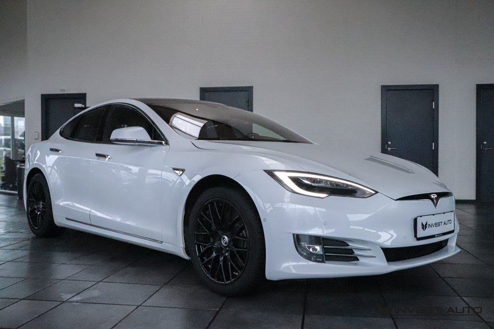 Tesla Model S 90D 5d