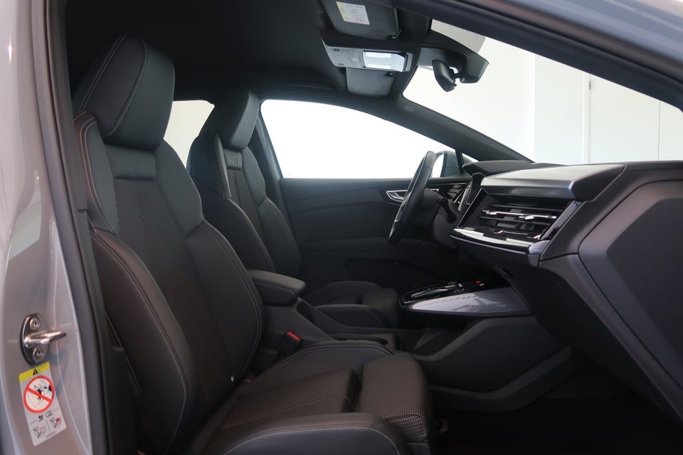 Audi Q4 e-tron 40 S-line 5d