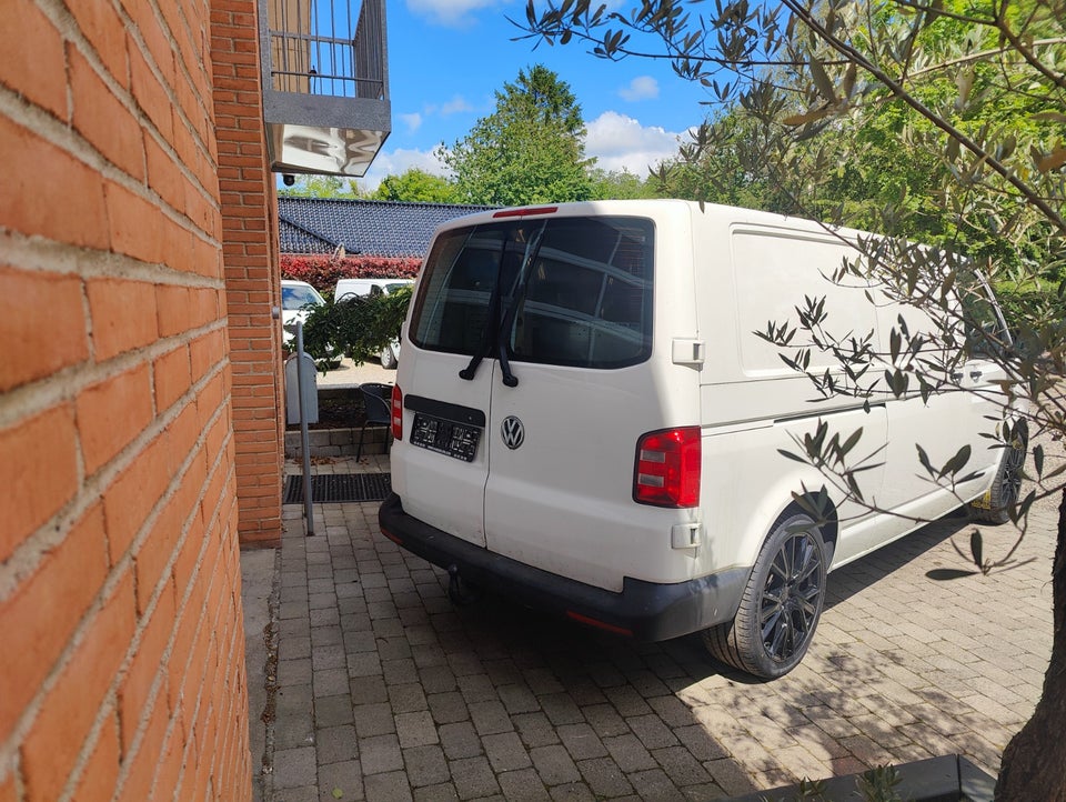 VW Transporter 2,0 TDi 150 Kassevogn DSG lang