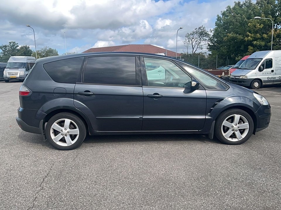 Ford S-MAX 2,0 Ambiente 5d