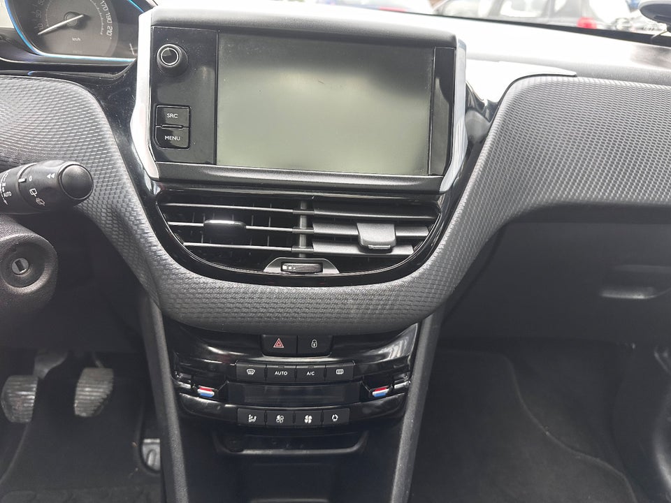 Peugeot 2008 1,6 BlueHDi 100 Allure 5d