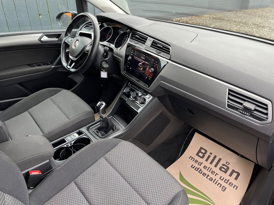 VW Touran 2,0 TDi 122 Comfortline Van 5d