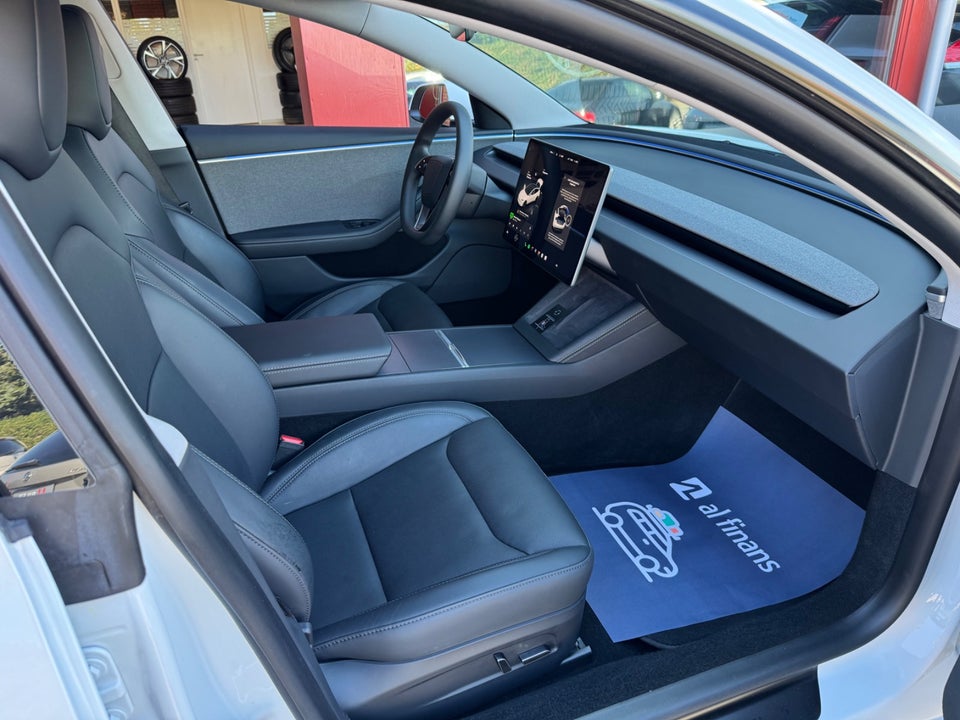 Tesla Model 3 RWD 4d