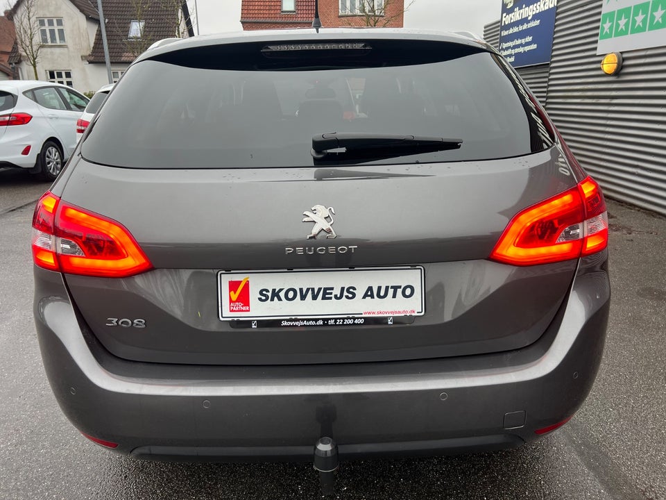 Peugeot 308 1,5 BlueHDi 130 Style SW 5d