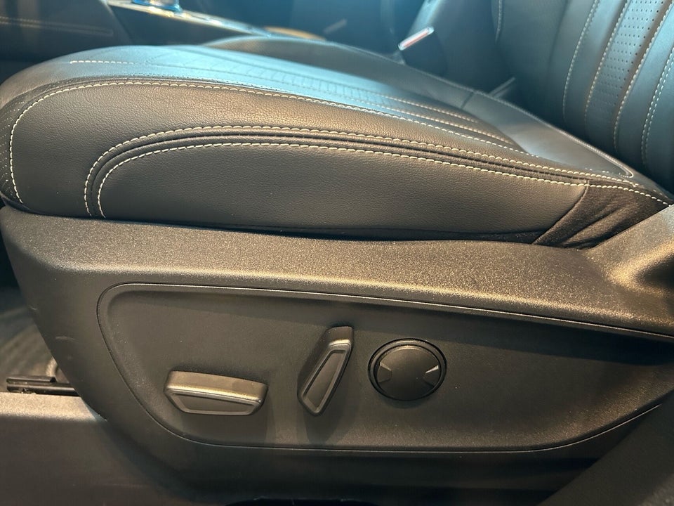 Ford Kuga 2,5 PHEV Vignale CVT 5d