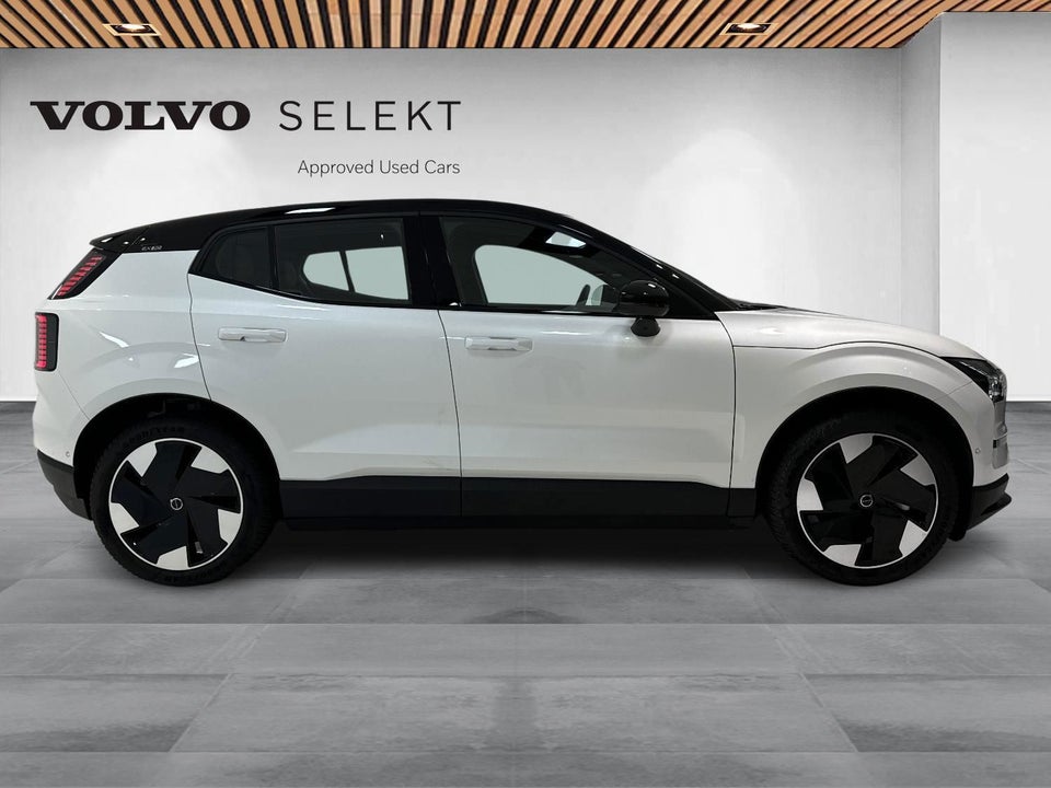 Volvo EX30 Extended Range Ultra 5d