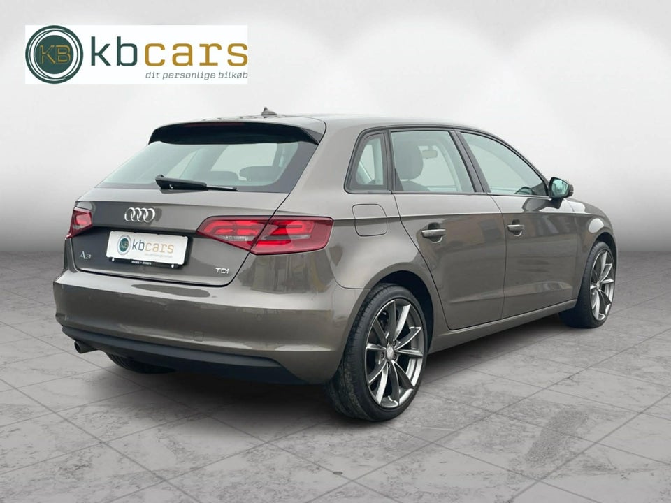 Audi A3 1,6 TDi 110 Ambiente Sportback 5d
