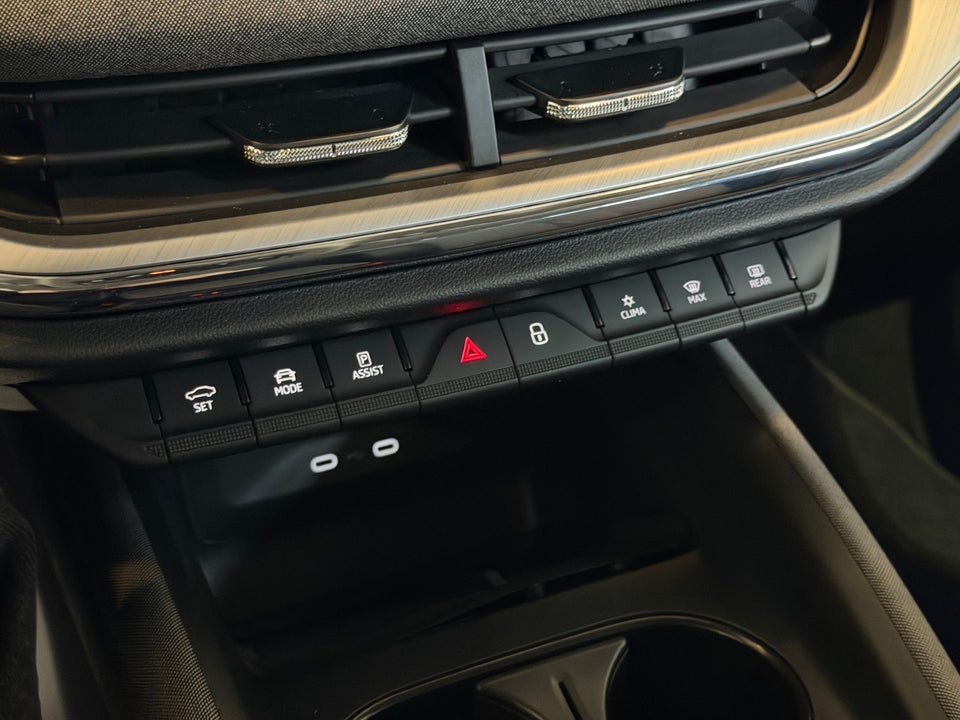 Skoda Enyaq 80 iV Plus Loft 5d