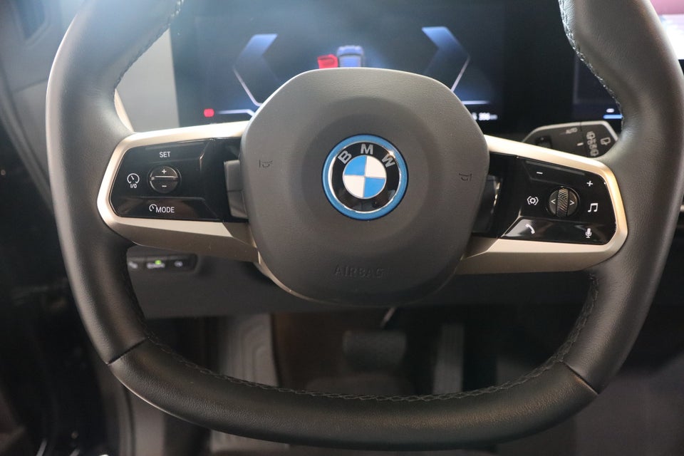 BMW iX xDrive40 Fully Charged Sport 5d