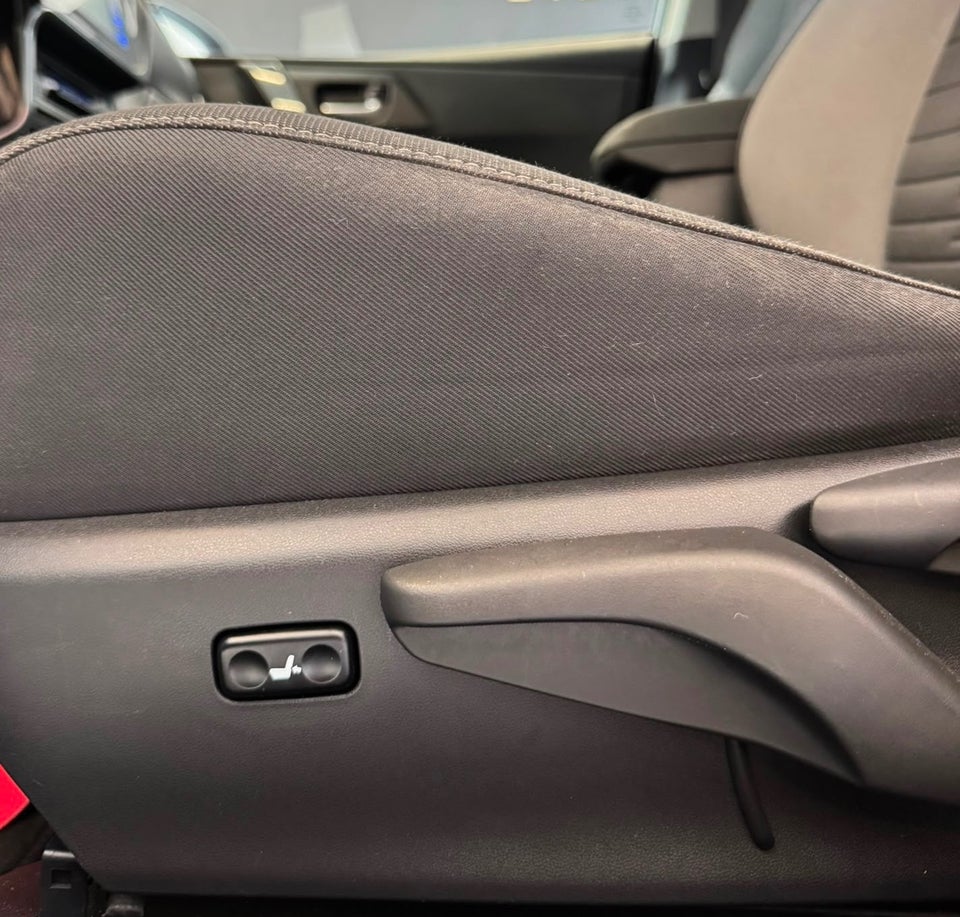 Toyota Auris 1,8 Hybrid H2 Comfort Touring Sports CVT 5d