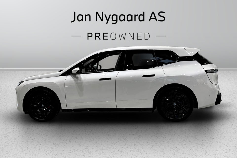 BMW iX xDrive60 Fully Charged 5d