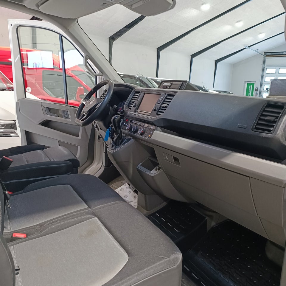 VW Crafter 35 2,0 TDi 177 Kassevogn L3H3 aut.