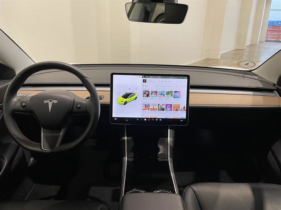 Tesla Model 3 Long Range AWD 4d