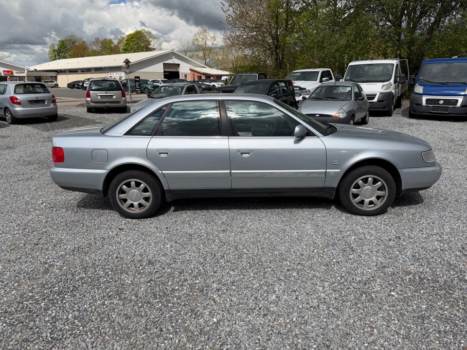Audi A6 2,6  4d