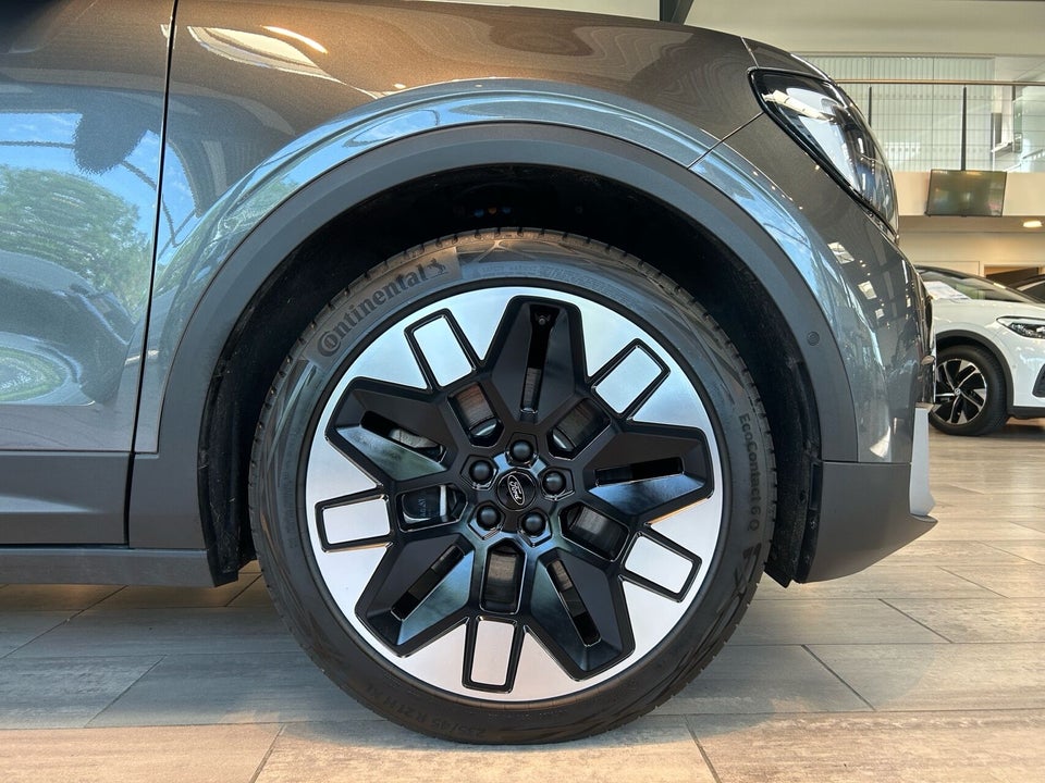 Ford Explorer 77 Premium Extended Range 5d