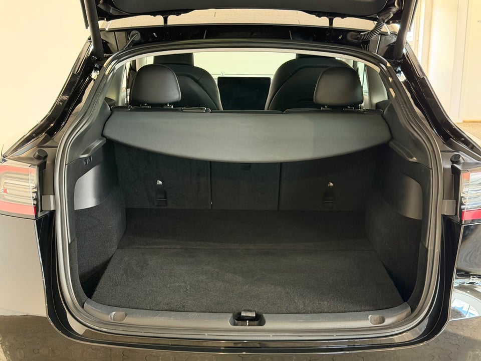 Tesla Model Y RWD 5d