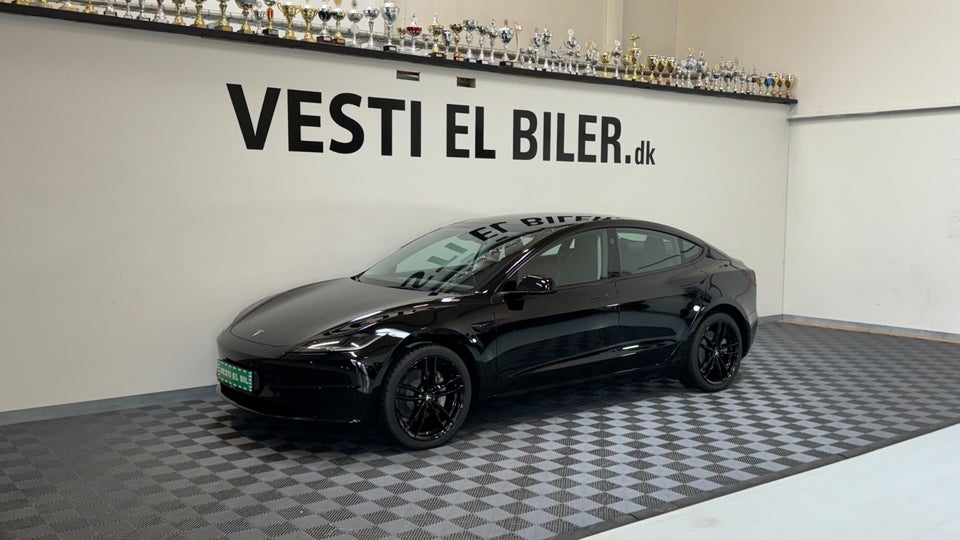 Tesla Model 3 RWD 4d