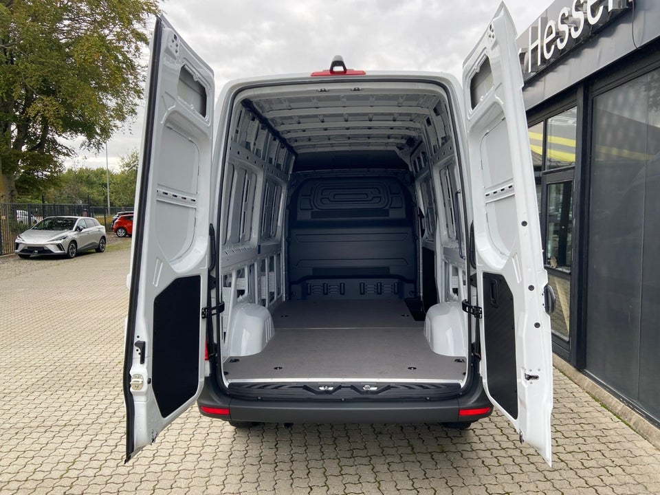 Mercedes Sprinter 317 2,0 CDi A2 Kassevogn PRO RWD