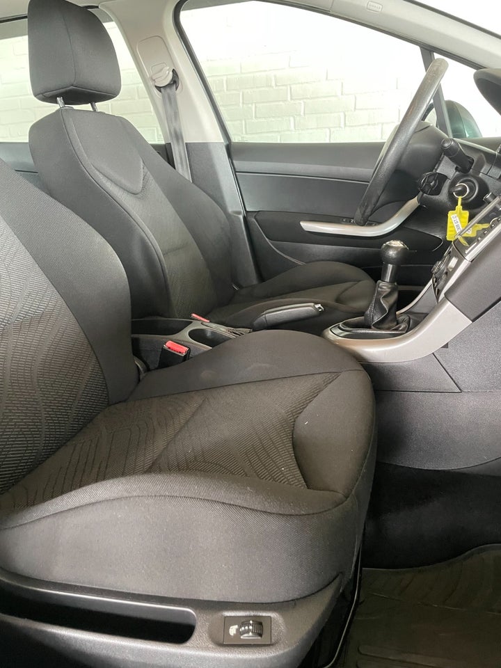 Peugeot 308 1,6 HDi 92 Access stc. 5d