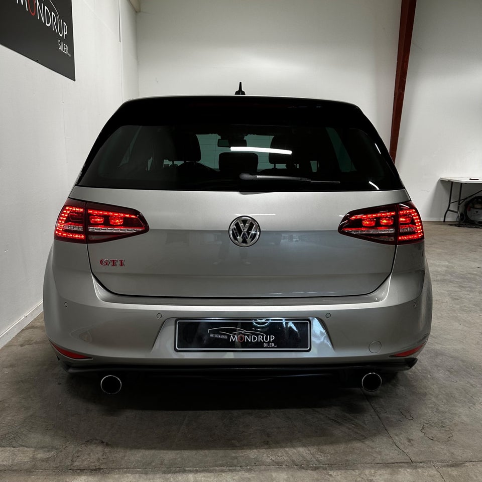 VW Golf VII 2,0 GTi DSG BMT 5d