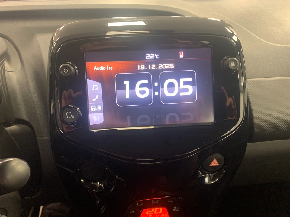 Citroën C1 1,0 VTi Shine 5d