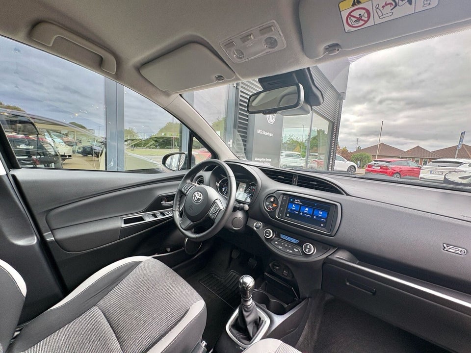 Toyota Yaris 1,5 VVT-iE T2 Limited 5d