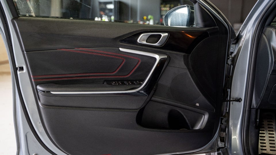 Kia ProCeed 1,6 T-GDi GT DCT 5d