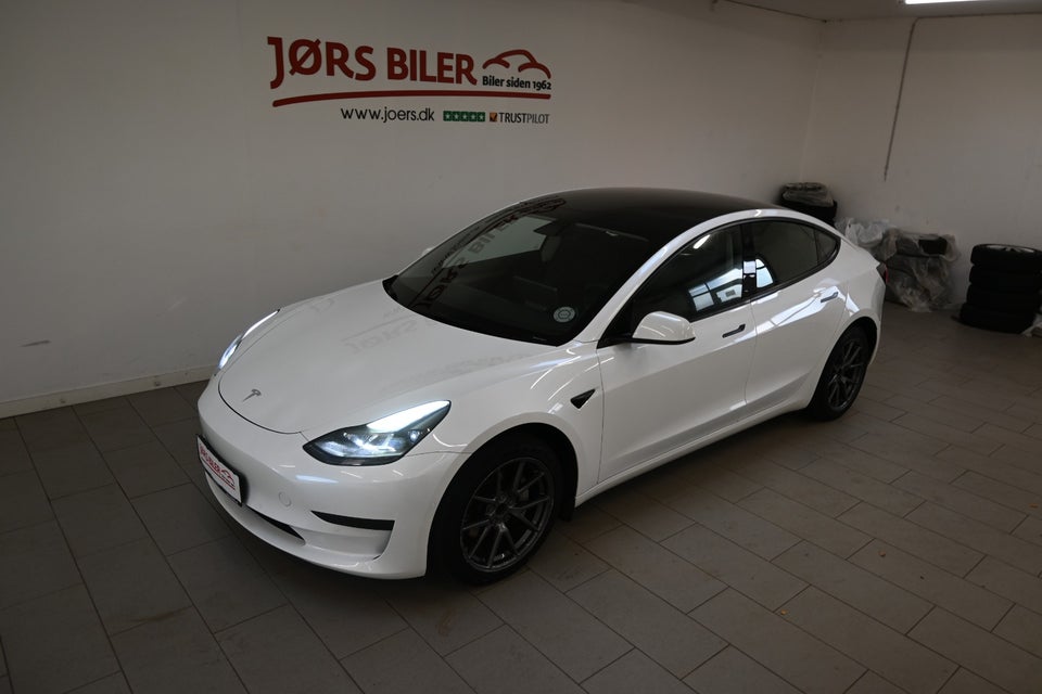Tesla Model 3 Standard Range+ RWD 4d