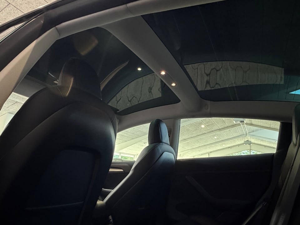 Tesla Model 3 RWD 4d
