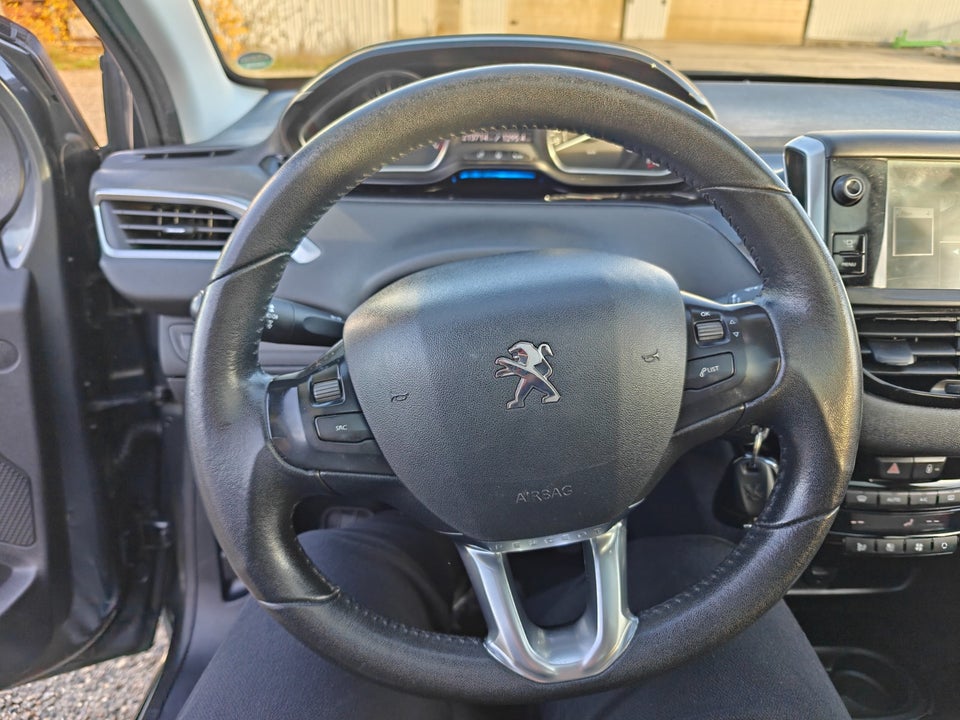 Peugeot 208 1,2 VTi Allure 5d