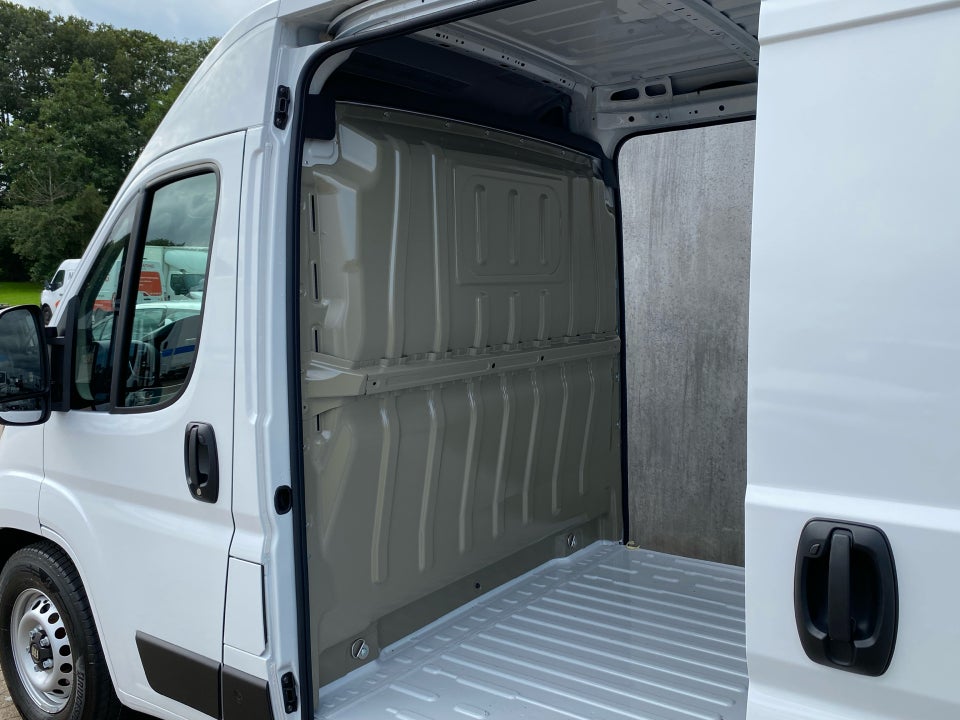 Fiat Ducato 35 Maxi 2,2 MJT 180 Kassevogn L3H2 Pro+ aut.