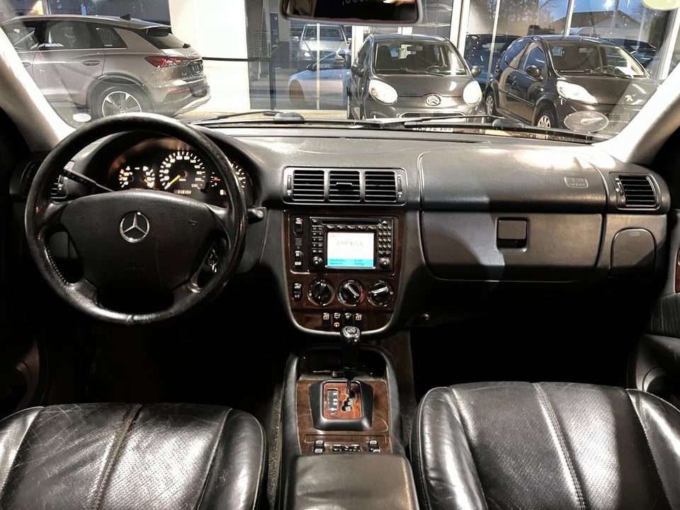 Mercedes ML320 3,2 aut. 5d
