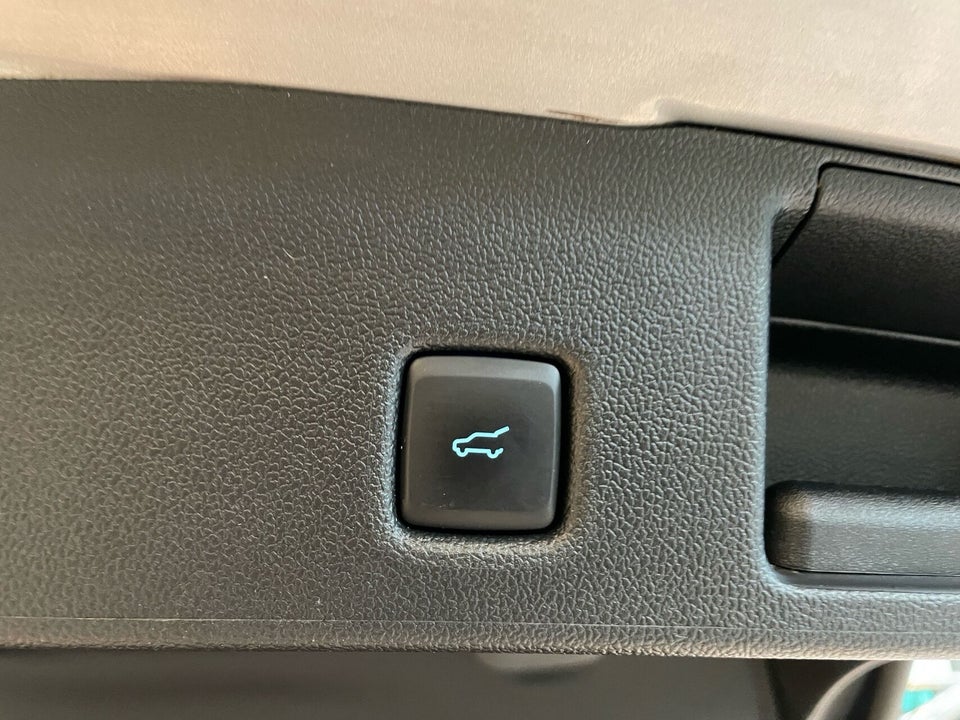 Ford Kuga 2,5 PHEV Vignale CVT 5d