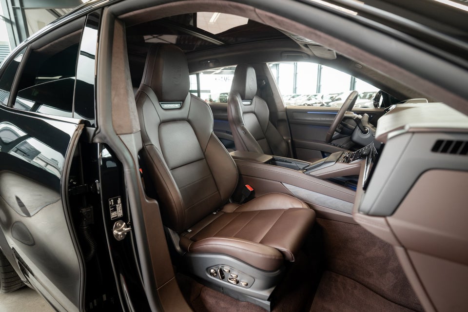 Porsche Cayenne Electric 5d