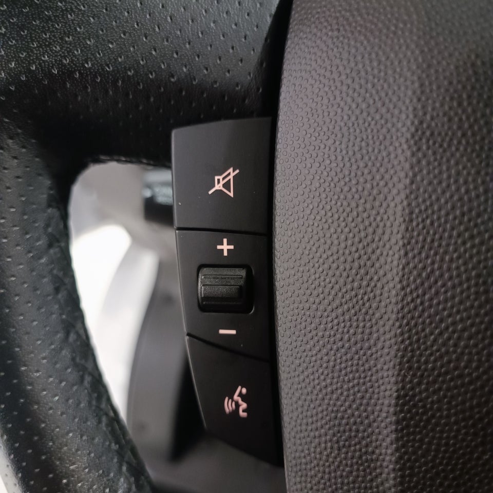 Peugeot Boxer 333 2,2 BlueHDi 140 L2H2 Premium