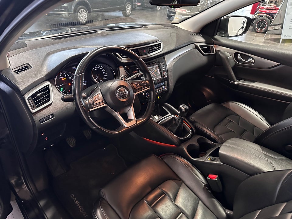 Nissan Qashqai 1,3 Dig-T 140 Tekna 5d