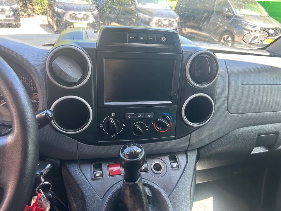 Peugeot Partner 1,6 BlueHDi 100 L1 Premium Van 5d
