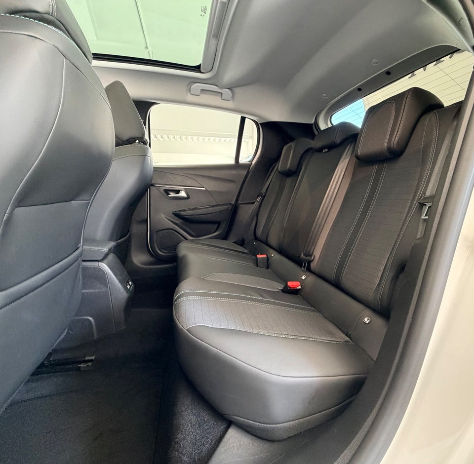 Peugeot 208 1,5 BlueHDi 100 Infinity Sky 5d