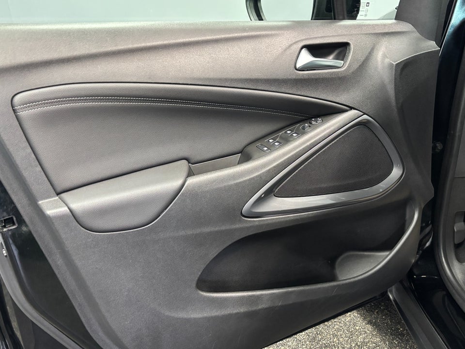 Opel Crossland 1,2 T 110 Sport 5d