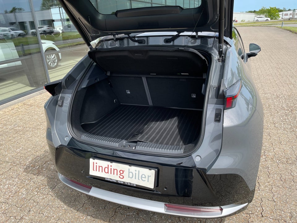 Lynk & Co 02 More 5d