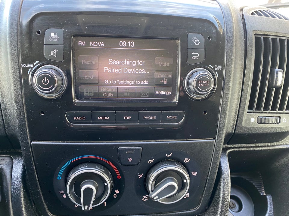 Peugeot Boxer 330 2,2 BlueHDi 140 L2H1 Premium