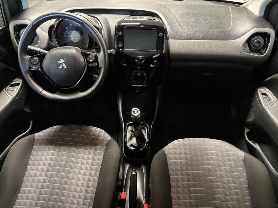 Peugeot 108 1,0 e-VTi 72 Selection Tech 5d